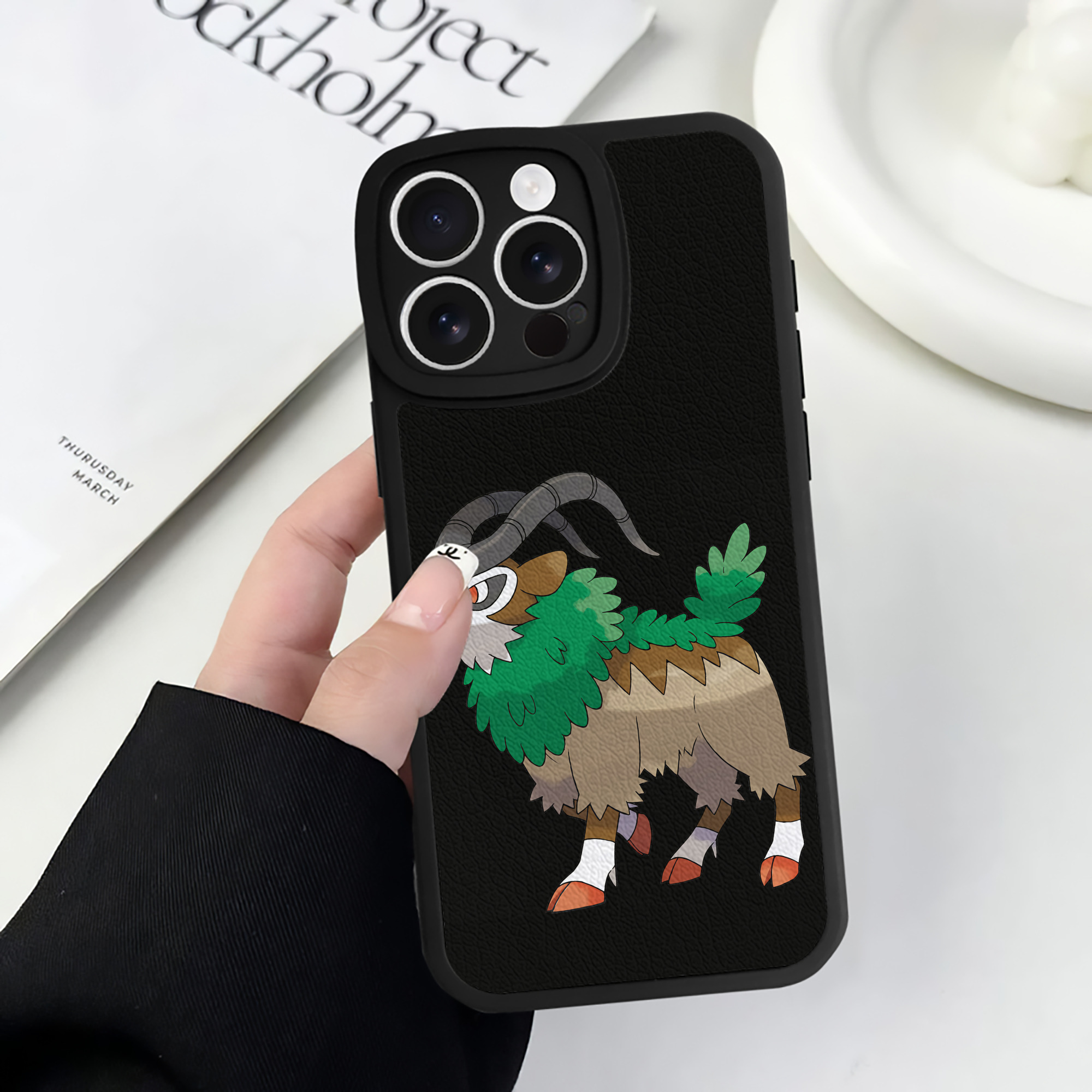 （画像用） ポケットモンスター Pokémon 【iPhone 16シリーズ対応】シリコンスマホケース（レザー調） 材質：シリコン